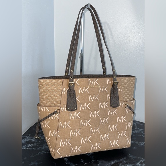 Michael Kors Voyager Logo Large East West Tote Bag - Camel Handbag AUTHENTIC - Picture 1 of 14